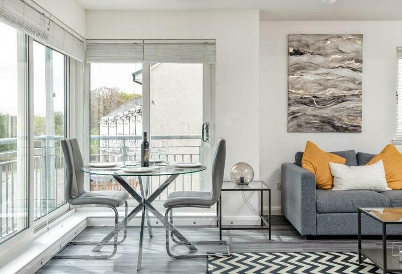 Executive Apartment, Free Parking, West End