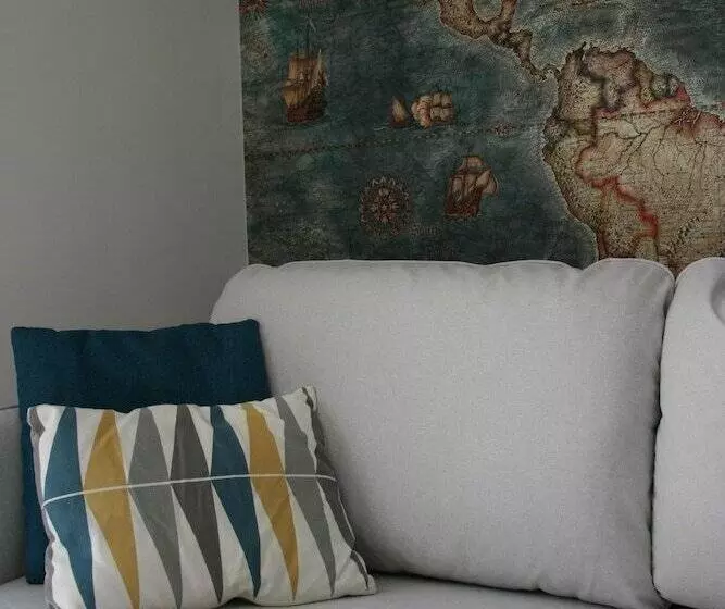 Le Domaine De Louise