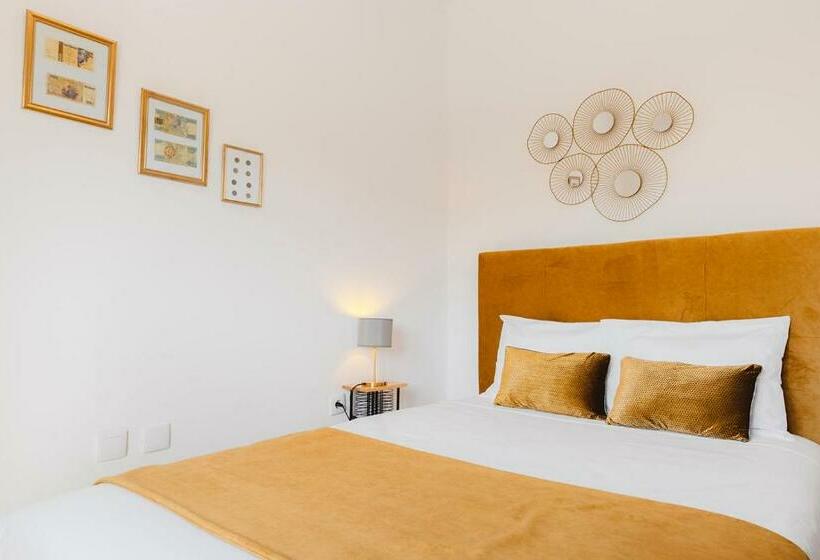 Santa Helena Apartments