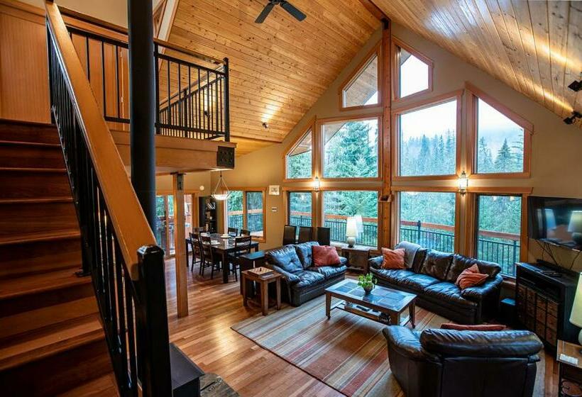 Begbie Snug By Revelstoke Vacations