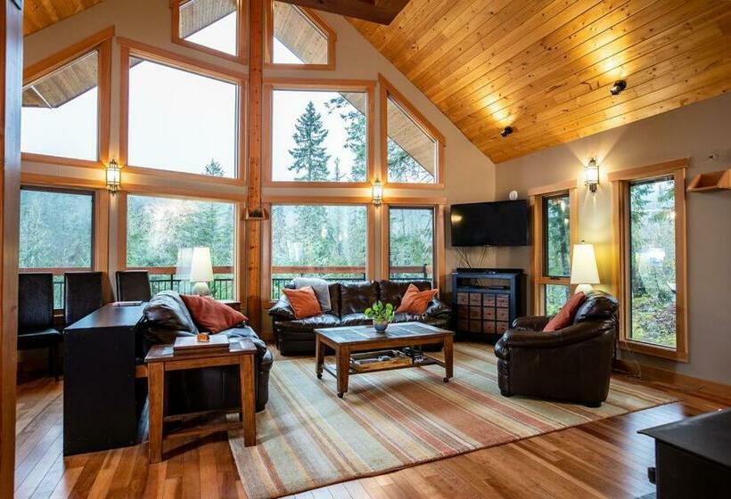 Begbie Snug By Revelstoke Vacations