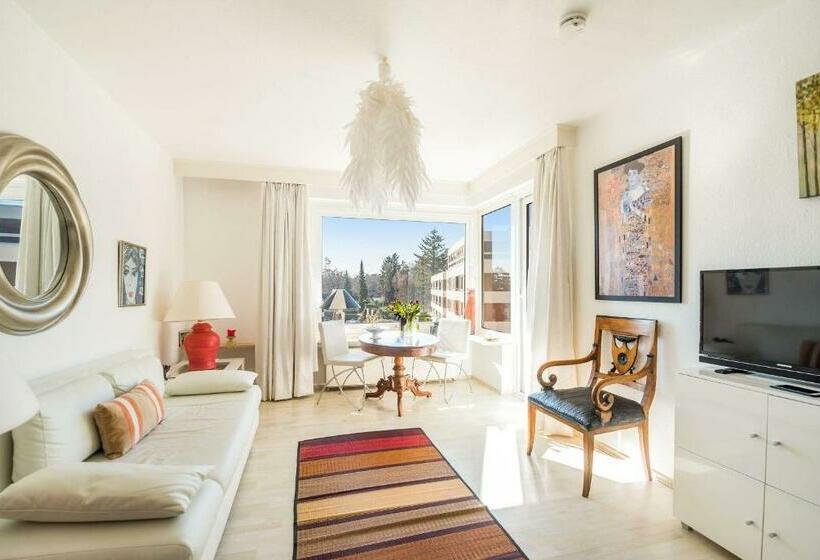 Ferienwohnung Mit Balkon Sonnig 4 Stock Schwimmbad Sauna Inklusive 100m Zum Strand