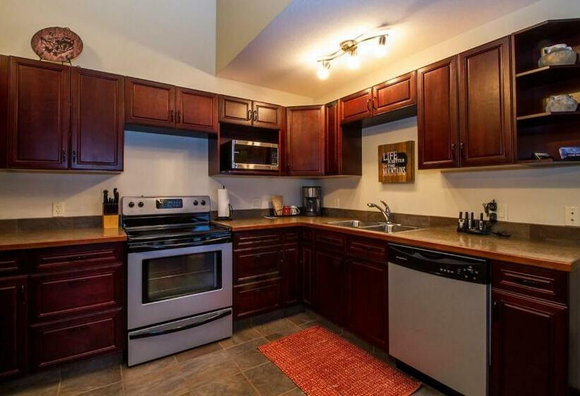 Give Something Back Retreat By Revelstoke Vacations