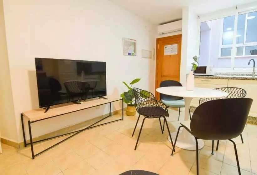 Letmalaga Economy Young Clemens