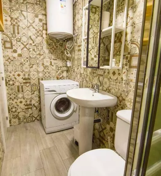 Letmalaga Economy Young Clemens