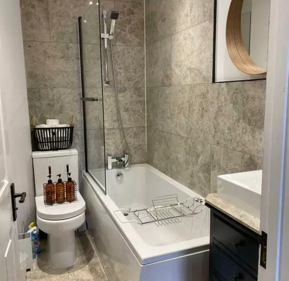 Chic Apt In Central Cheltenham