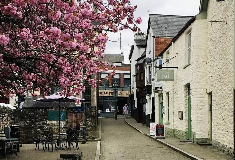 The Art Attic A Stylish Boutique Apartment