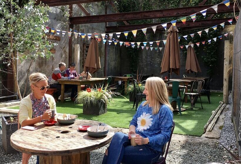 The Art Attic A Stylish Boutique Apartment