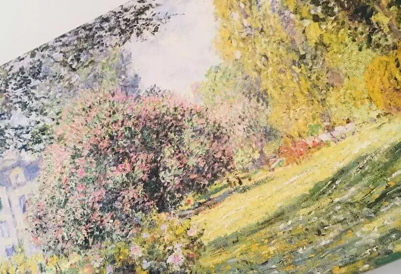 The Art Attic A Stylish Boutique Apartment