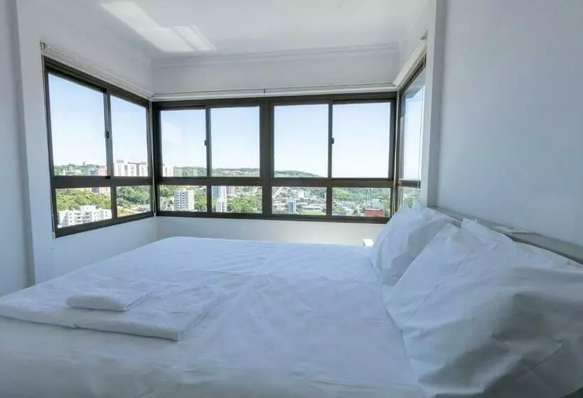 Apartamento Ensolarado Com Linda Vista Do Vale
