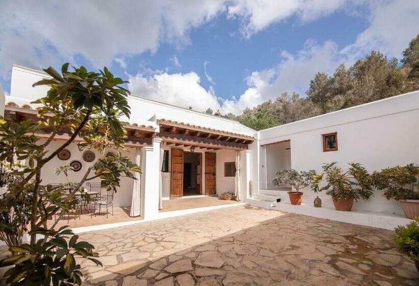 Casa Rural Can Rotes Con Jardin Y Barbacoa