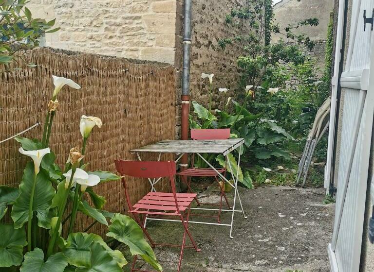 Maison Au Cœur Du Bourg De Creully   8km De La Mer