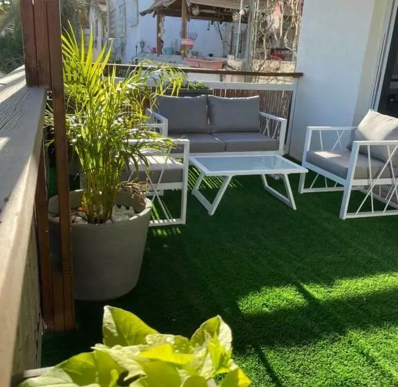 Balcony Hatmarim
