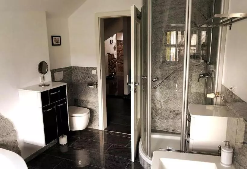 Dachgeschosswohnung 15min Vom Europa Park Entfernt