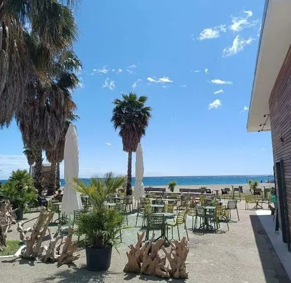 Lamberti Beach Apartment   150 M From The Sea   Just Renewed   Wifi