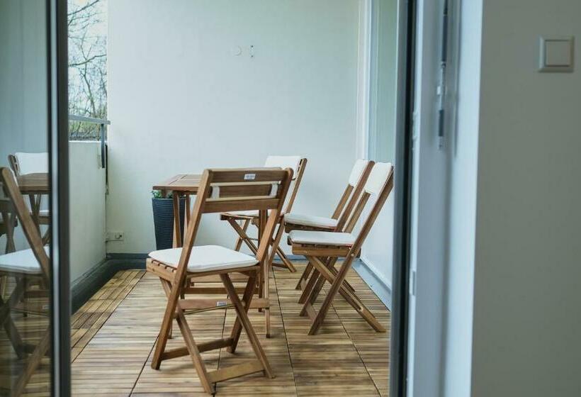 Topeingerichtete Große 2 Zimmer Wohnung