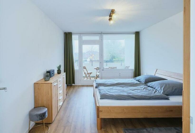 Topeingerichtete Große 2 Zimmer Wohnung