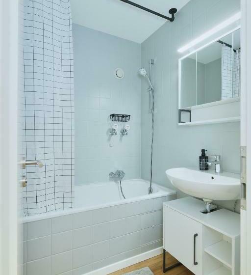 Topeingerichtete Große 2 Zimmer Wohnung