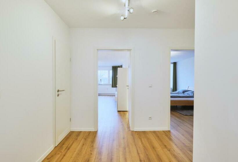 Topeingerichtete Große 2 Zimmer Wohnung