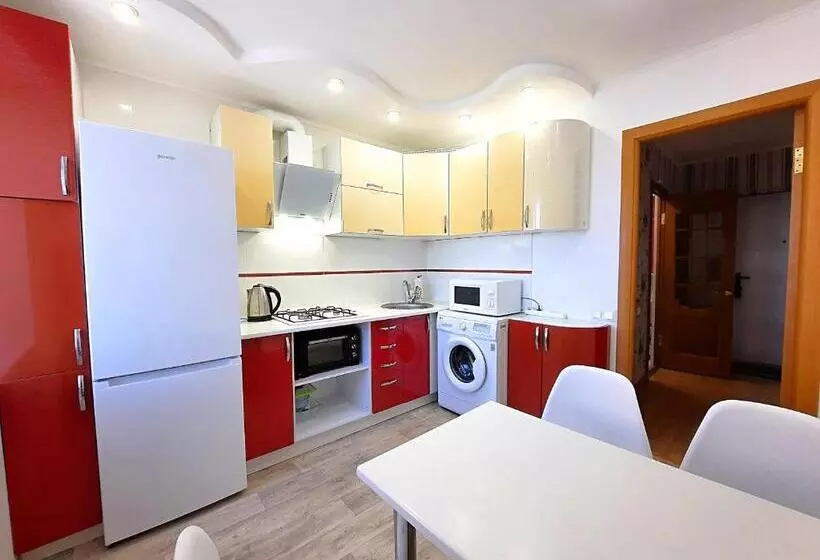 червоне і біле мережа квартир Alex Apartments документи для відряджень безконтактне заселення 24 7