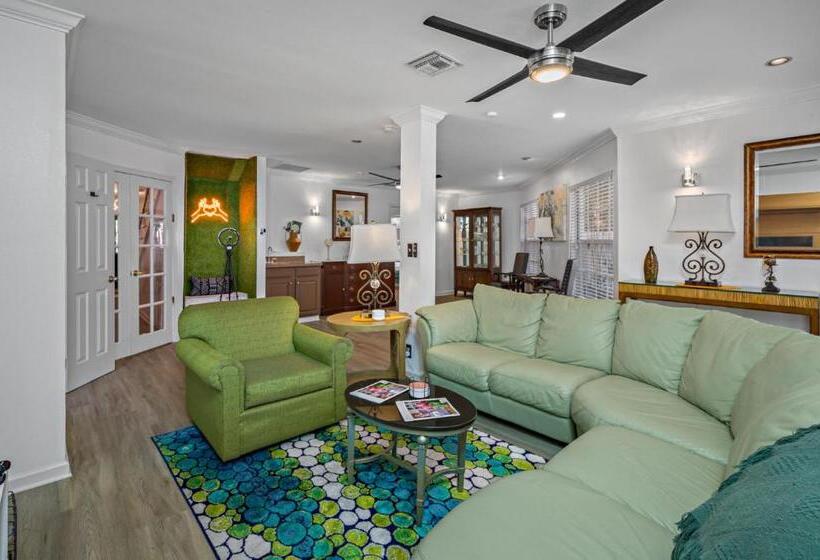 Ideal For Groups! Sleeps 14, Pool, Spa Near Downtown