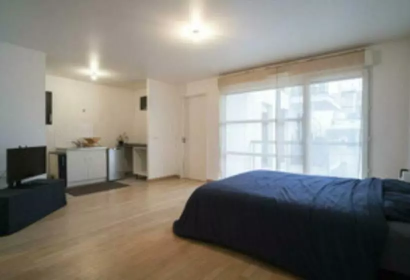 Lovely 1 Bedroom Unit With Free Parking On Premise