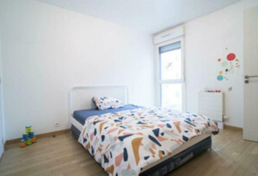 Lovely 1 Bedroom Unit With Free Parking On Premise