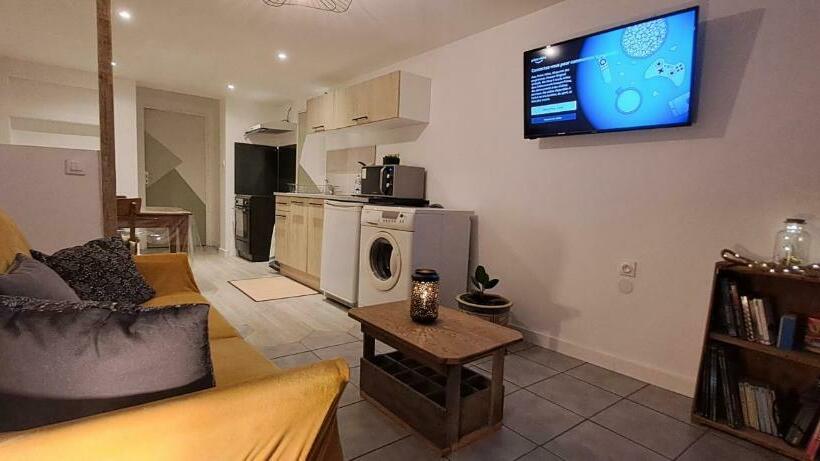 Appartement Cocooning Au Bourg Saint Julien L Ars