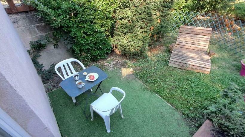 Appartement Cocooning Au Bourg Saint Julien L Ars