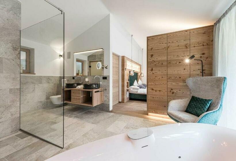 Lamonte Luxury Chalet