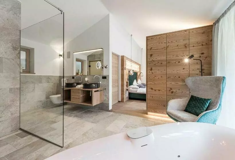 Lamonte Luxury Chalet