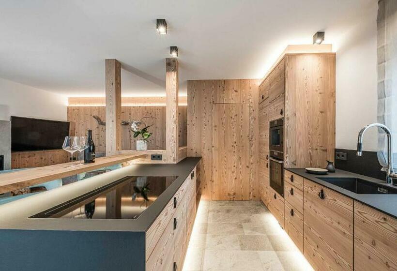 Lamonte Luxury Chalet