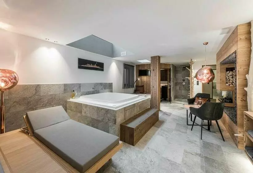 Lamonte Luxury Chalet
