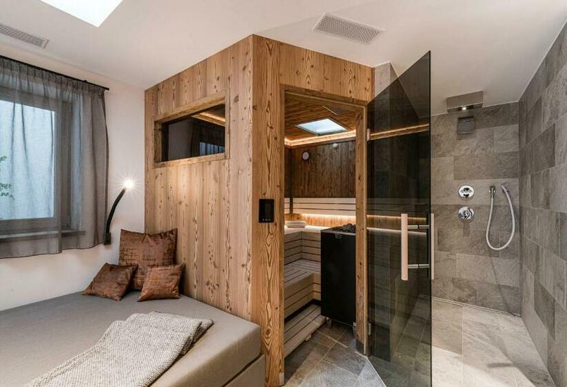 Lamonte Luxury Chalet