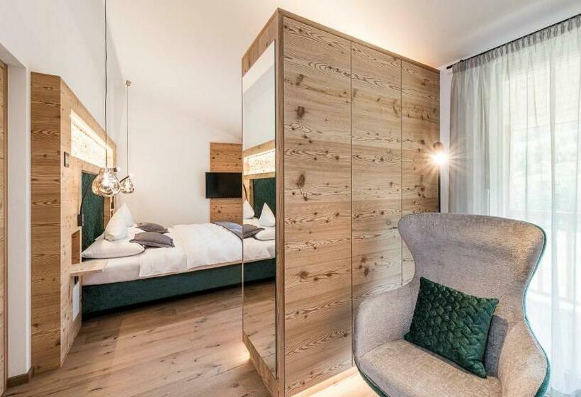 Lamonte Luxury Chalet