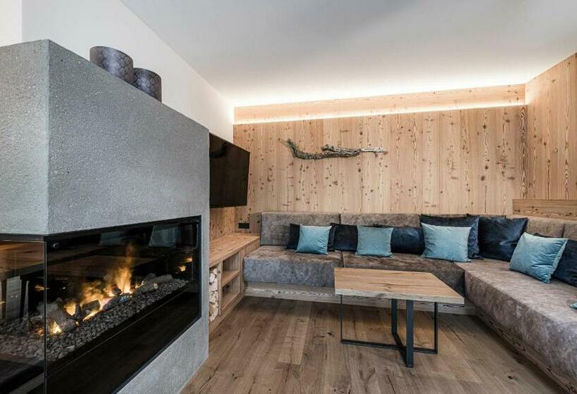 Lamonte Luxury Chalet