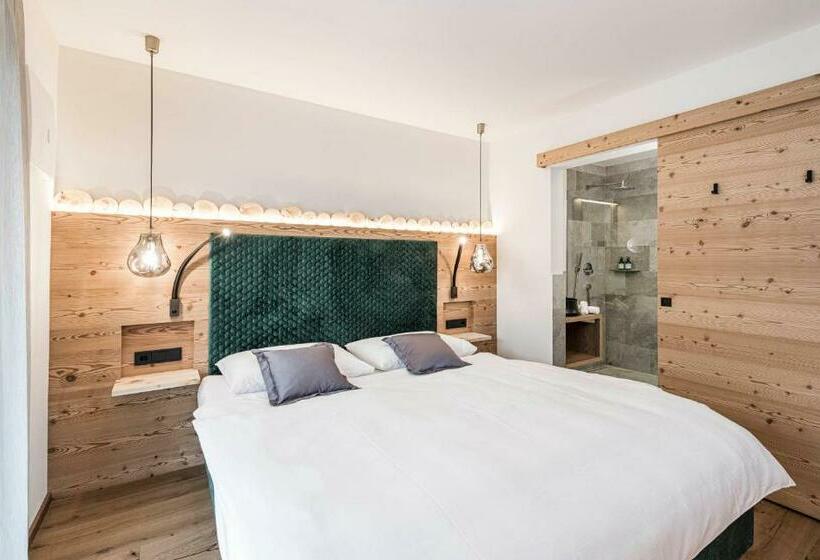 Lamonte Luxury Chalet