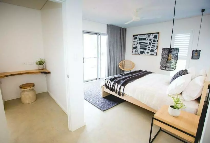 Lefties @ The Bay, Gracetown, Margaret River   New