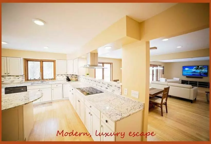 Luxurious Estate By Brown County 40 Private Acres