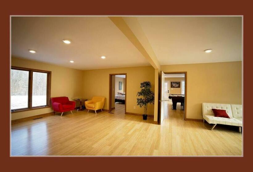 Luxurious Estate By Brown County 40 Private Acres