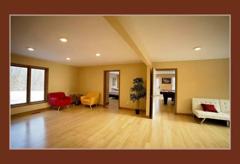 Luxurious Estate By Brown County 40 Private Acres