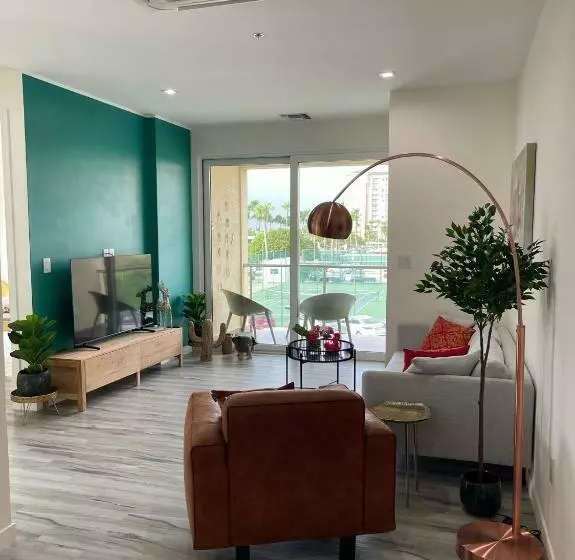 Luxury Ocean View Condo @ Aruba’s Palm Beach