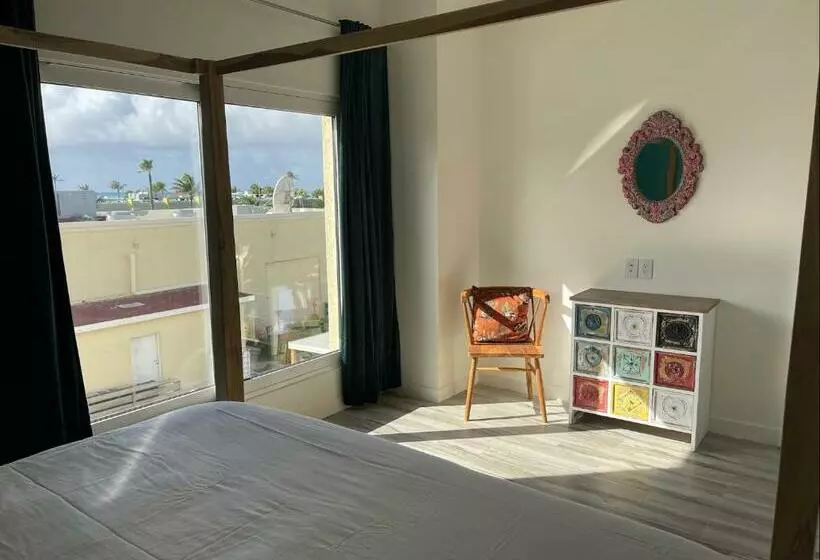 Luxury Ocean View Condo @ Aruba’s Palm Beach