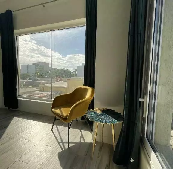 Luxury Ocean View Condo @ Aruba’s Palm Beach