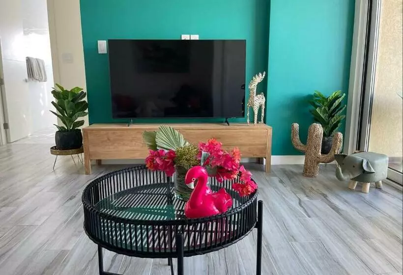 Luxury Ocean View Condo @ Aruba’s Palm Beach