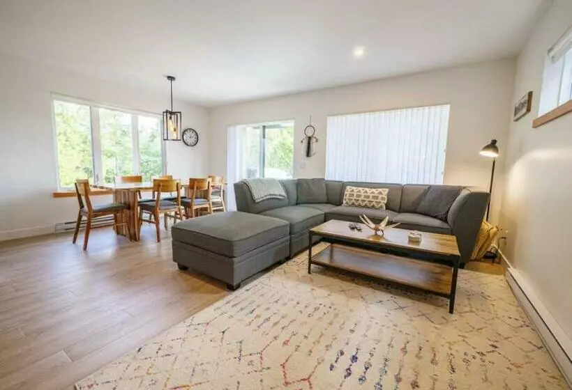 Storm Bay Modern 1 Bed Suite And Chefs Kitchen