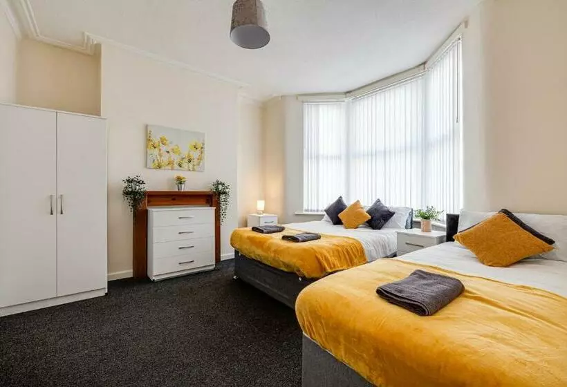 Ursula Sparkle Stays