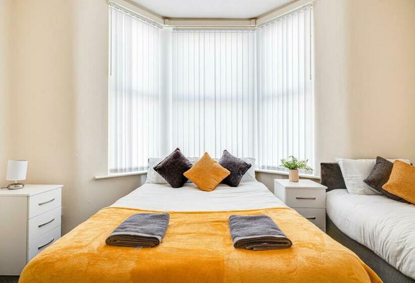 Ursula Sparkle Stays