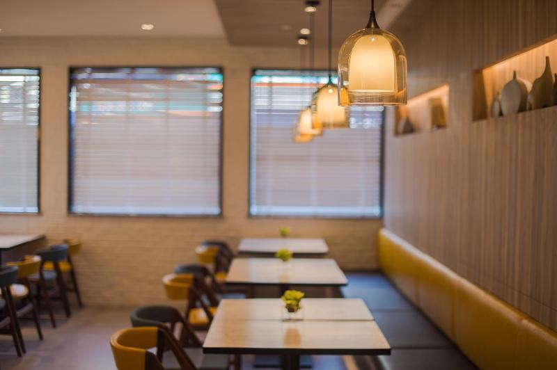 Hotel Hanting Premium Chengdu Yushuang Road Metro Station