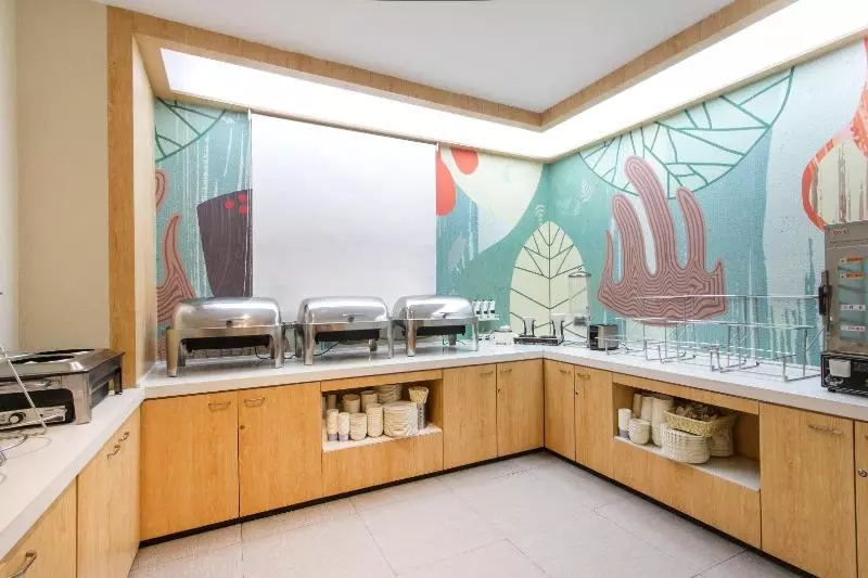 Отель Hanting Suzhou Xiangcheng Tianhong Shopping Center